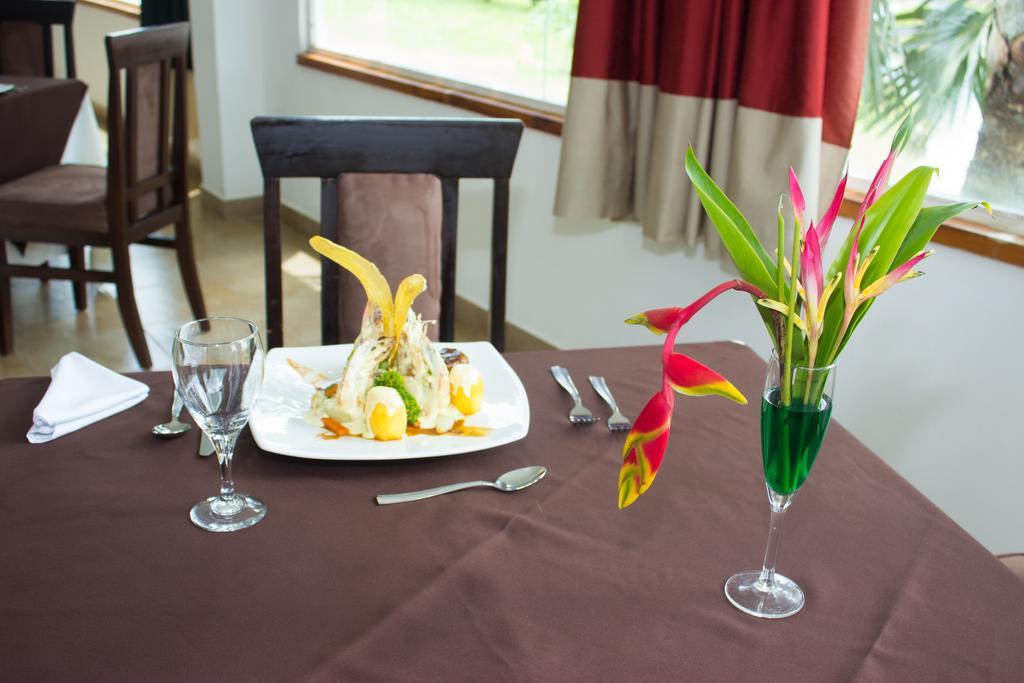 סנטיאגו Hotel Vista Lago מראה חיצוני תמונה